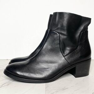 Paul Green Black Leather Heeled Bootie 7.5 / 5